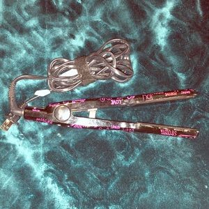 Paul Mitchell Flat iron 1.25